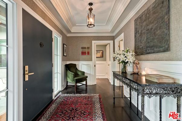 Interior, Pendant Lights, Wood Texture Flooring