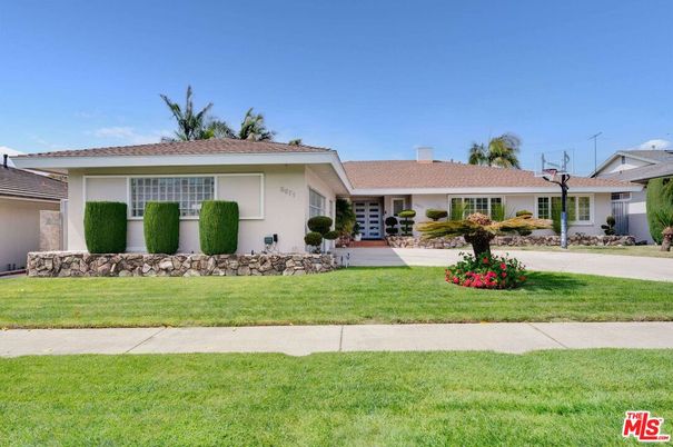 Backyard, Exterior, Facade, Ranch