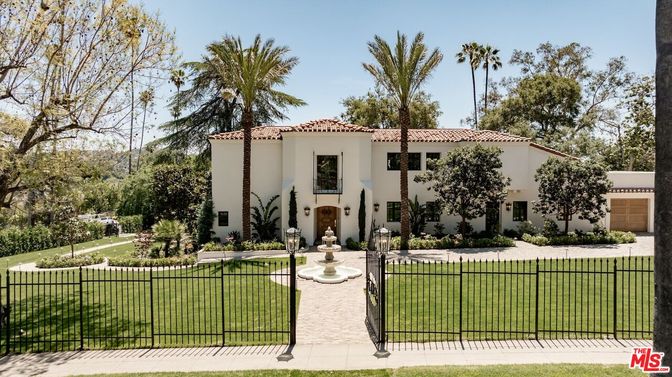 Backyard, Exterior, Facade, Spanish Mediterranean