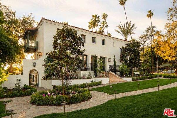 Backyard, Exterior, Facade, Spanish Mediterranean