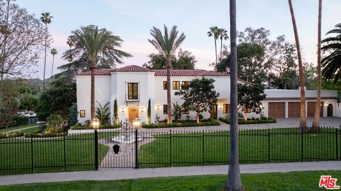 Backyard, Exterior, Facade, Spanish Mediterranean