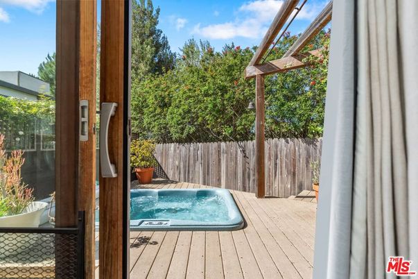 Exterior, Hot Tub