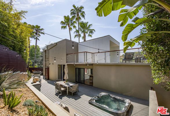 Exterior, Hot Tub