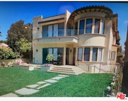 Backyard, Exterior, Facade, Mediterranean