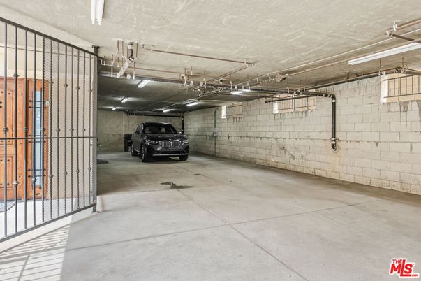 Garage, Interior, Stone Walls