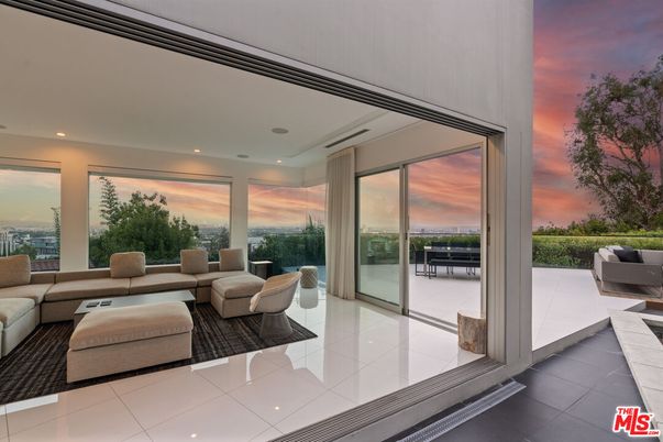 Interior, Living room, Recessed Lighting, Water