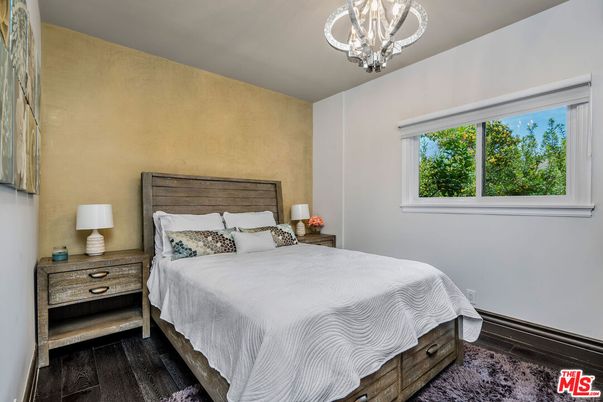 Bedroom, Chandelier, Interior, Pendant Lights, Wood Texture Flooring