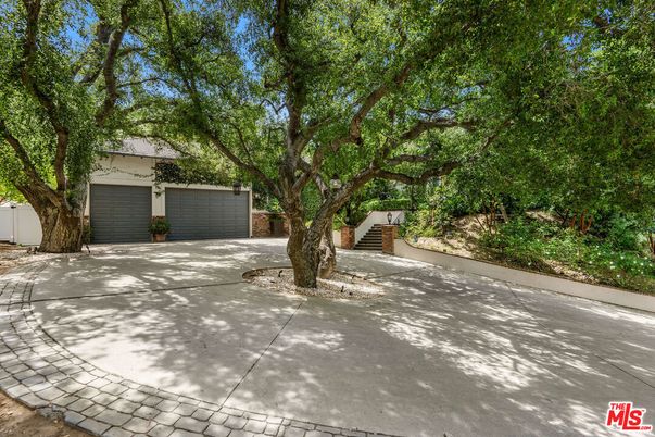 Backyard, Detached Garage, Exterior