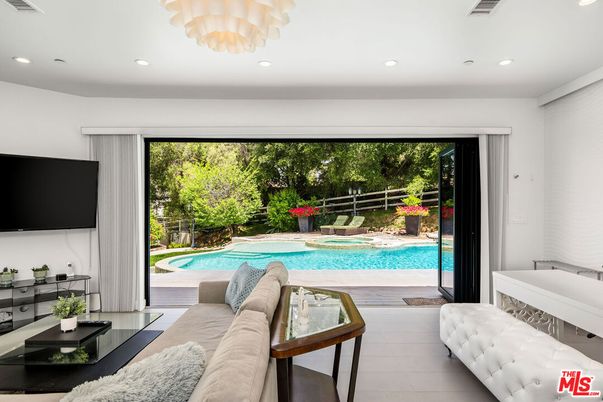 Chandelier, Interior, Pool, Recessed Lighting