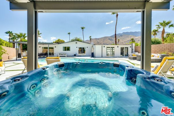 Exterior, Hot Tub, Pool
