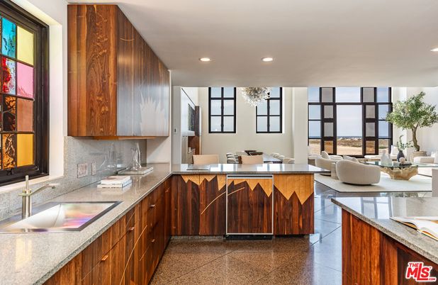 Dining room, Interior, Kitchen, Living room, Recessed Lighting