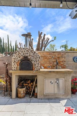 Exterior, Fireplace