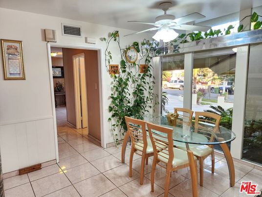 Dining room, Interior