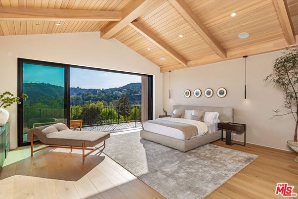 Bedroom, Interior, Recessed Lighting, Wooden Beams, Wooden Ceilings, Wood Texture Flooring