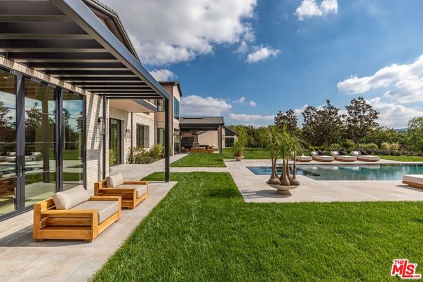 Backyard, Exterior, Pool
