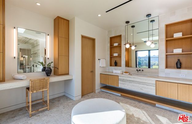 Bathroom, Interior, Pendant Lights, Recessed Lighting