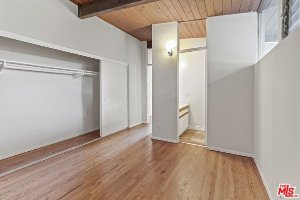 Empty room, Interior, Wooden Beams, Wooden Ceilings, Wood Texture Flooring