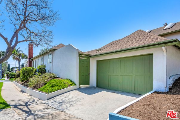 Detached Garage, Exterior