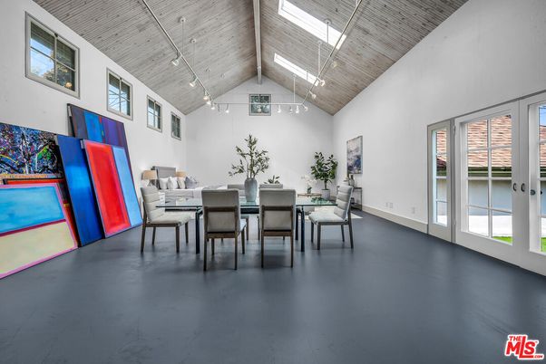 Dining room, Interior