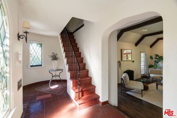 Fireplace, Interior, Recessed Lighting