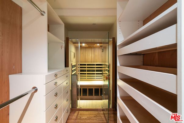 Interior, Walk-in Closets, Wood Texture Flooring
