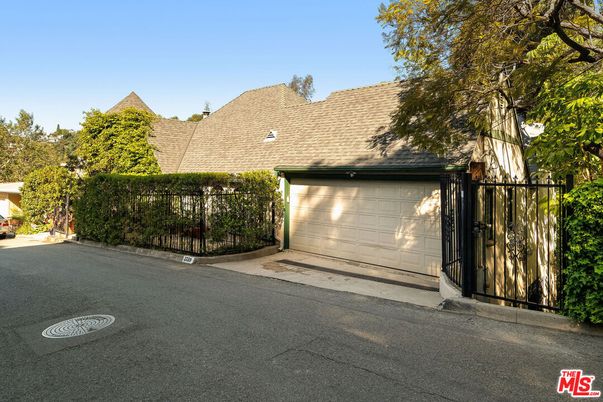Detached Garage, Exterior
