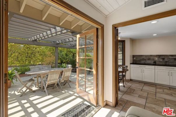 Dining room, Interior, Recessed Lighting