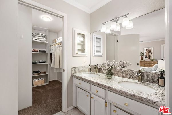 Bathroom, Dual Sink Vanities, Interior