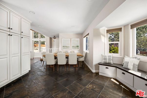 Dining room, Interior, Recessed Lighting