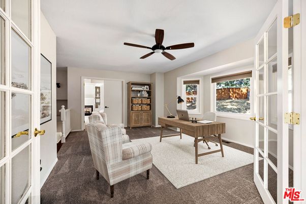 Home Office, Interior