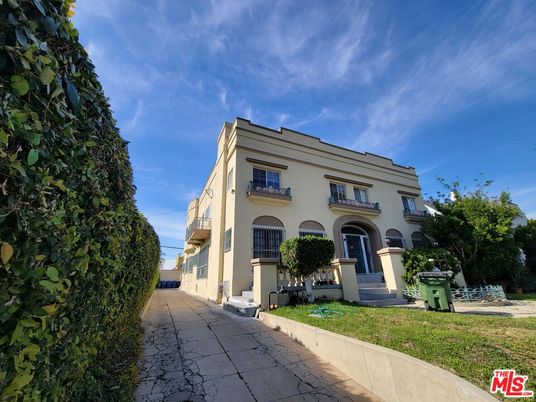 Backyard, Exterior, Facade, Mediterranean