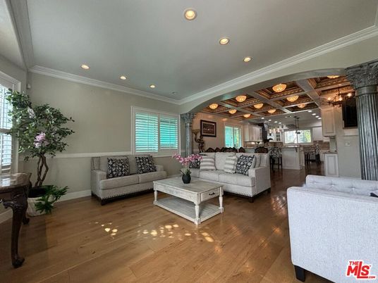 Interior, Kitchen, Living room, Pendant Lights, Recessed Lighting, Wood Texture Flooring