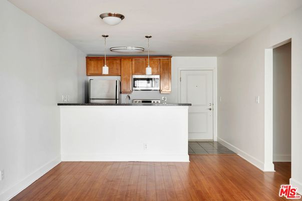 Interior, Kitchen, Pendant Lights, Wood Texture Flooring