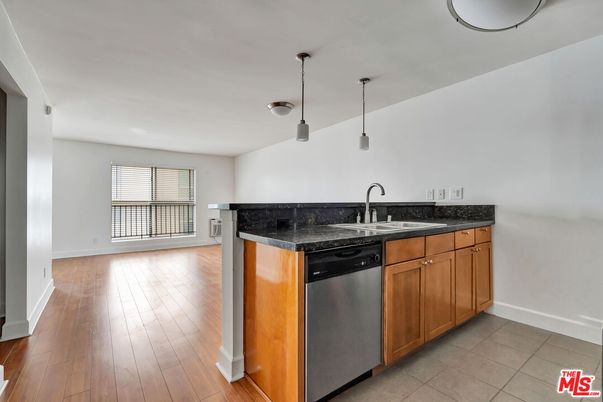 Interior, Kitchen, Pendant Lights, Wood Texture Flooring