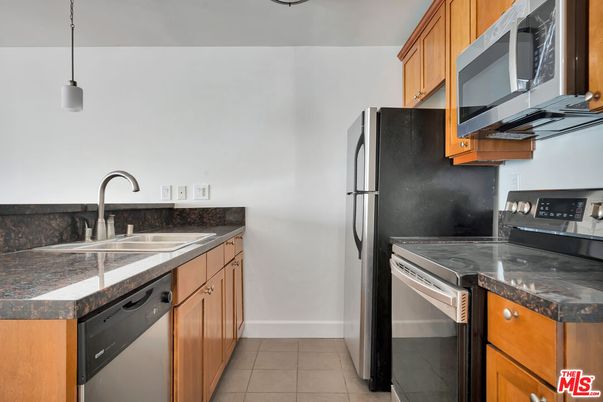 Interior, Kitchen, Pendant Lights, Tile Countertops