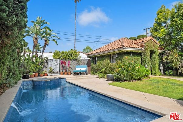 Backyard, Exterior, Pool