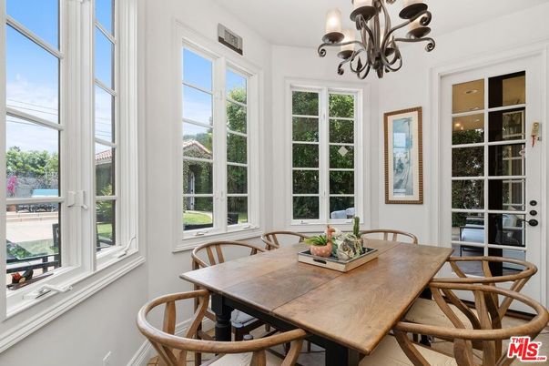 Chandelier, Dining room, Interior