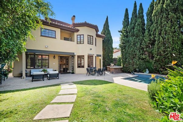 Backyard, Exterior, Pool