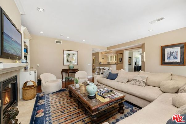 Fireplace, Interior, Living room, Recessed Lighting