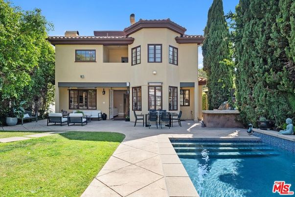 Backyard, Exterior, Pool