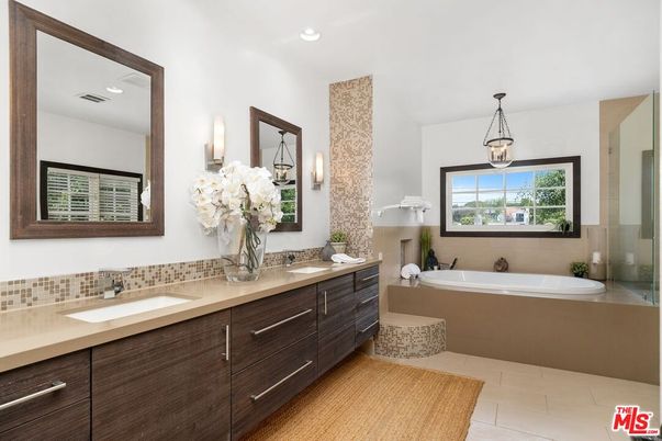 Bathroom, Dual Sink Vanities, Interior, Pendant Lights, Recessed Lighting