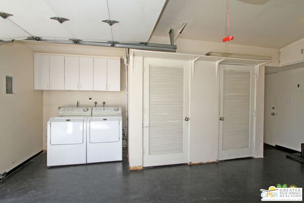 Garage, Interior, Utility Closets, Washer