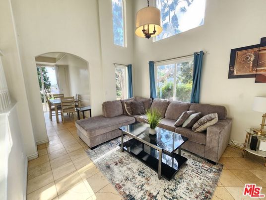 Dining room, Interior, Living room, Pendant Lights