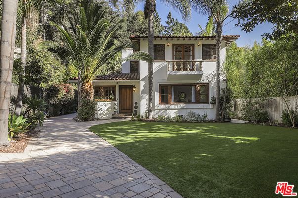Backyard, Exterior, Facade, Mediterranean