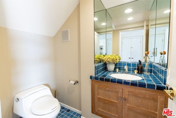 Bathroom, Interior, Recessed Lighting, Tile Countertops