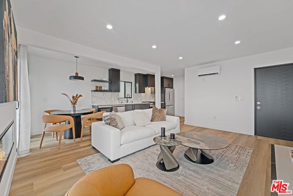 Dining room, Interior, Kitchen, Living room, Pendant Lights, Recessed Lighting, Wood Texture Flooring