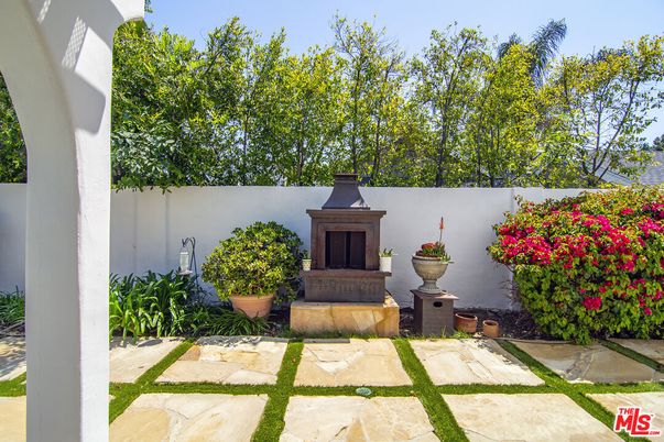 Exterior, Fireplace