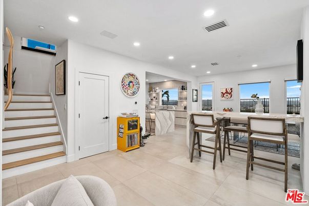 Dining room, Interior, Recessed Lighting