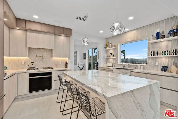 Interior, Kitchen, Pendant Lights, Recessed Lighting, Stainless Steel Appliances