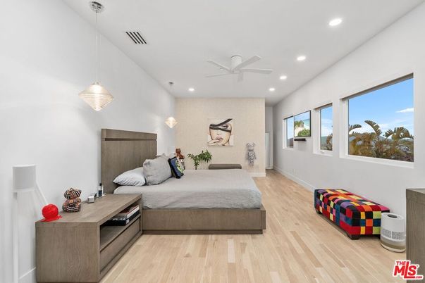 Bedroom, Interior, Pendant Lights, Recessed Lighting, Wood Texture Flooring